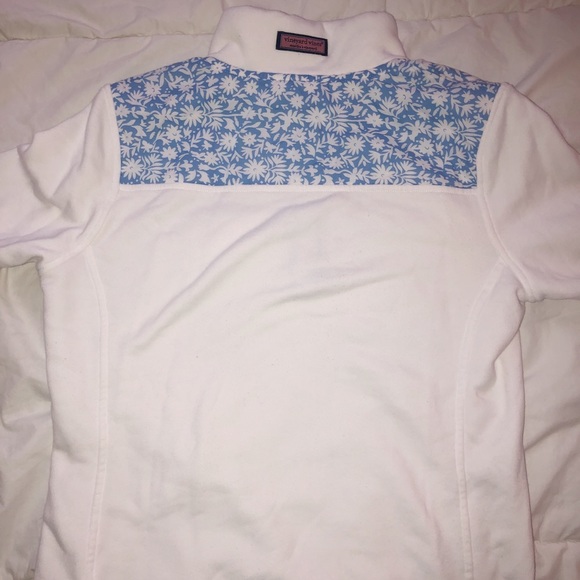 Vineyard Vines quarter zip pullover! - Picture 4 of 6